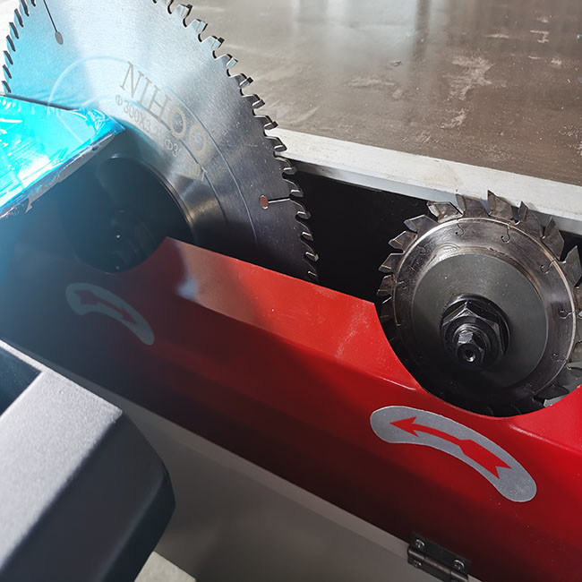 Linear Cutting Sliding Table Saw Machine 90 Degree For Woodworking