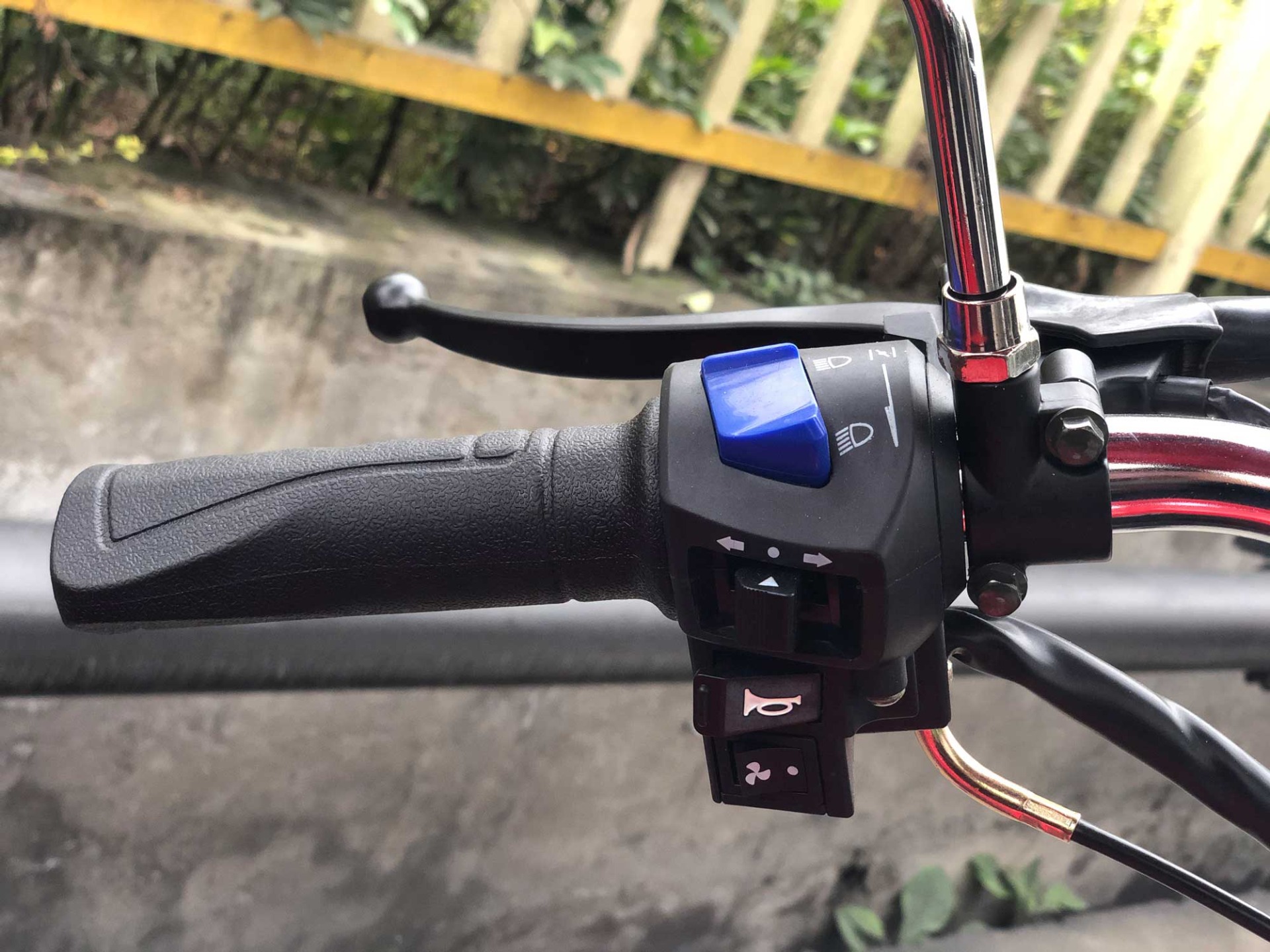Unleash the Power of DAYANG DY-H8 250cc/300cc/350cc Tricycle in Africa with 12V Engine