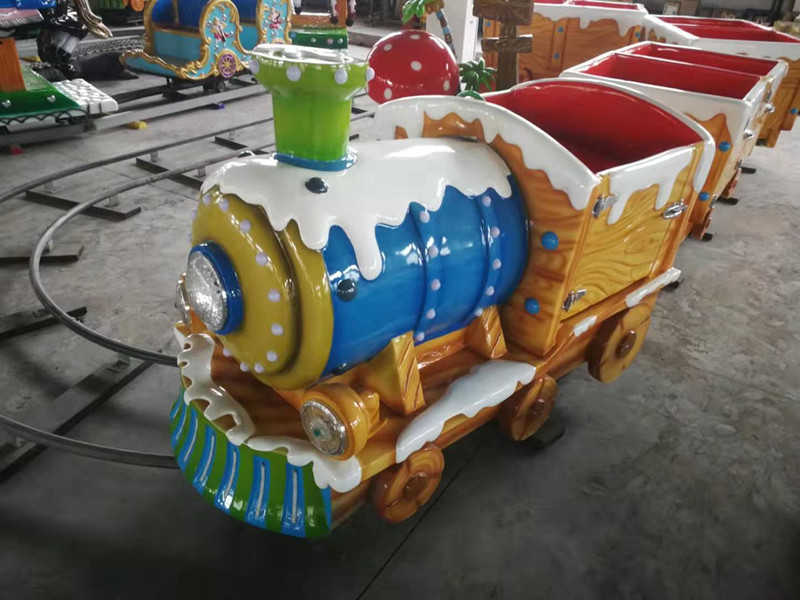 2KW Power Train Amusement Ride 1 Train Head 3 Carriages Thick Material