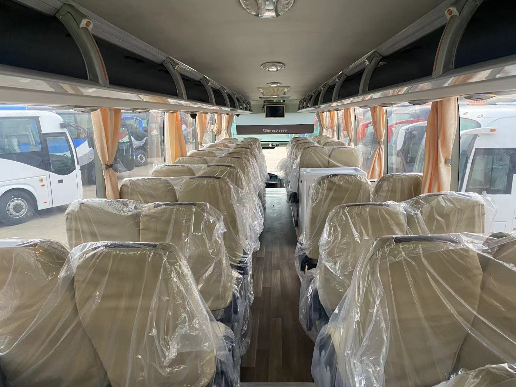 Diesel Fuel and Euro 3 Emission 65 Seater Custom Coach Buses for Business Needs