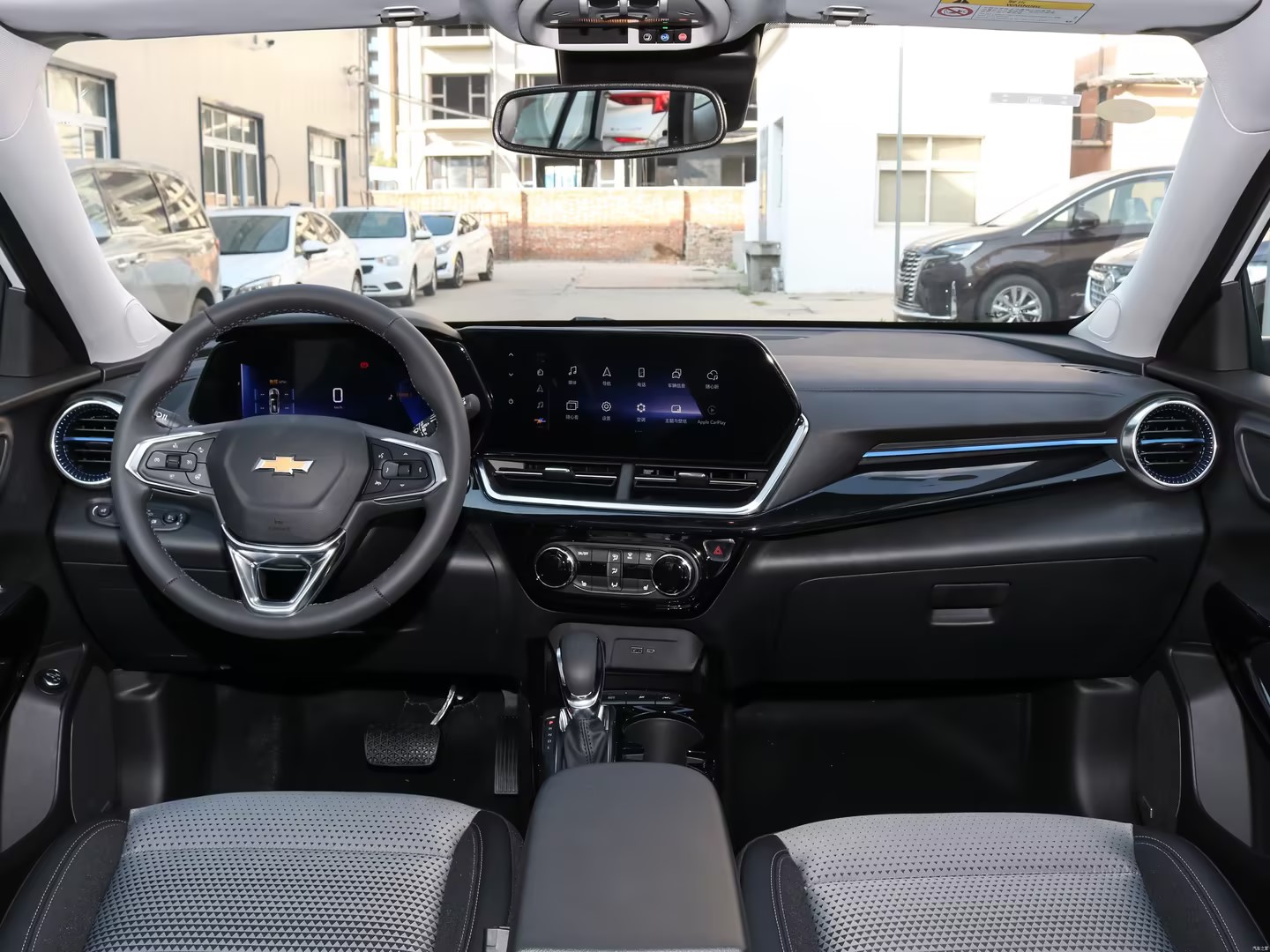 2024 0KM Chevrolet Seeker 1.5T Left Hand Drive Gasoline Car Compact SUV with Electric Front Window and One Key Lifting