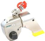 Large Bolts Hydraulic Torque Wrenches Are Fastened And Disassembled Using