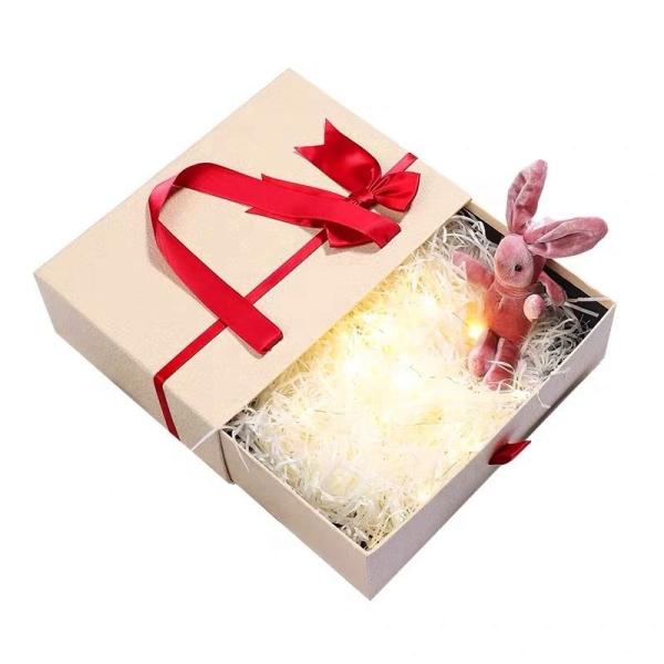 Cheap ISO9001 Certificate Paper Box With Handle ECO Friendly Recycled Materials for sale