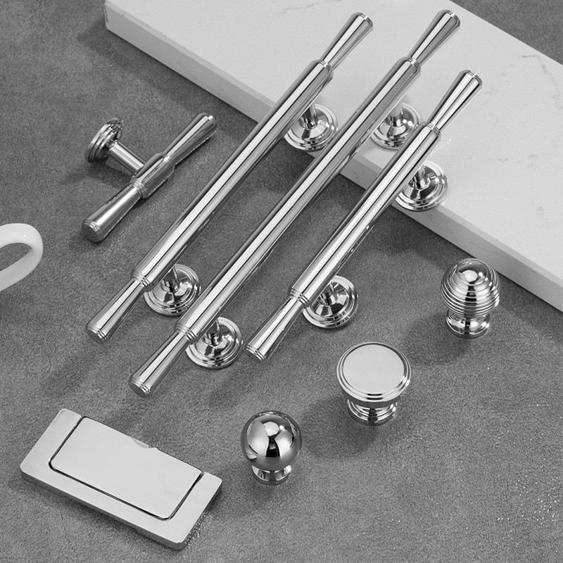 Elegant Zinc Alloy Silver 128mm Handle And Knobs With Ergonomic Design