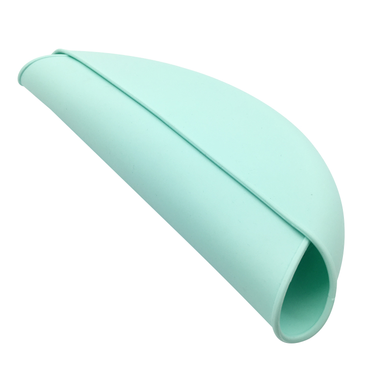 High quality soft food grade silicone material waterproof silicone baby bib easily wipes clean