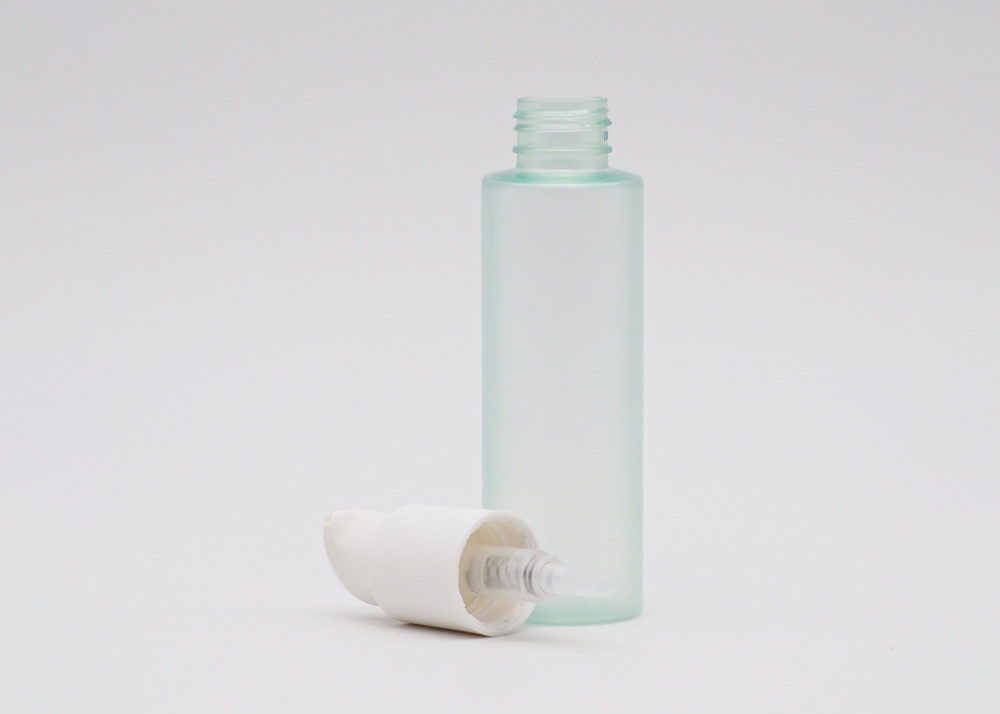 100ml Glass Cosmetic Pump Bottle Flat Shoulder Clear Green Color