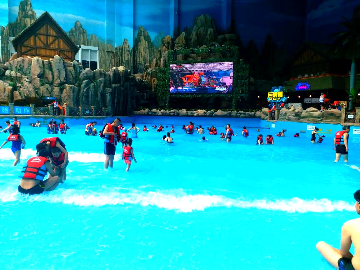 PLC Control Amusement Water Park Wave Pool For Surfing