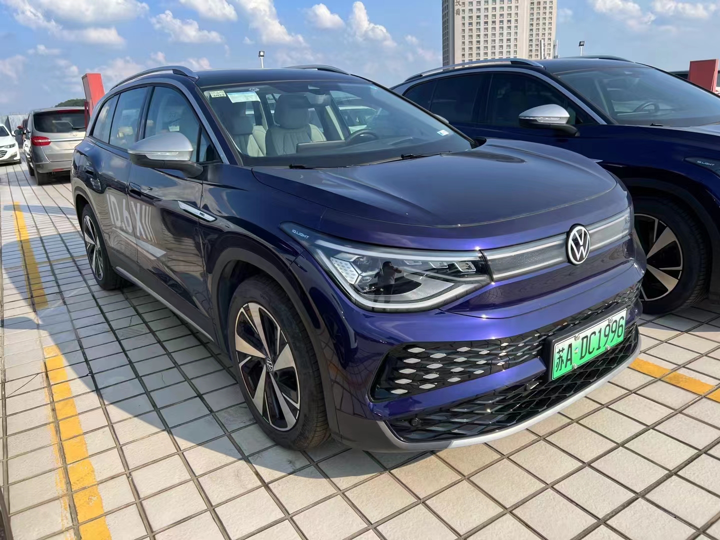 Left Steering Changan Automobile UNI-T Country VI Oil Truck With Advanced Car Entertainment System and ACC Cruise System Car