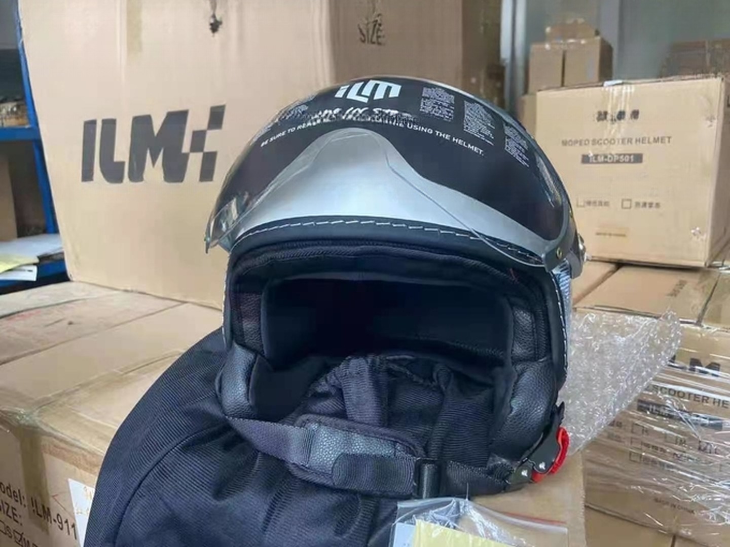 ABS White Motorbike Helmet for Riding with/without LED Long-Lasting Performance