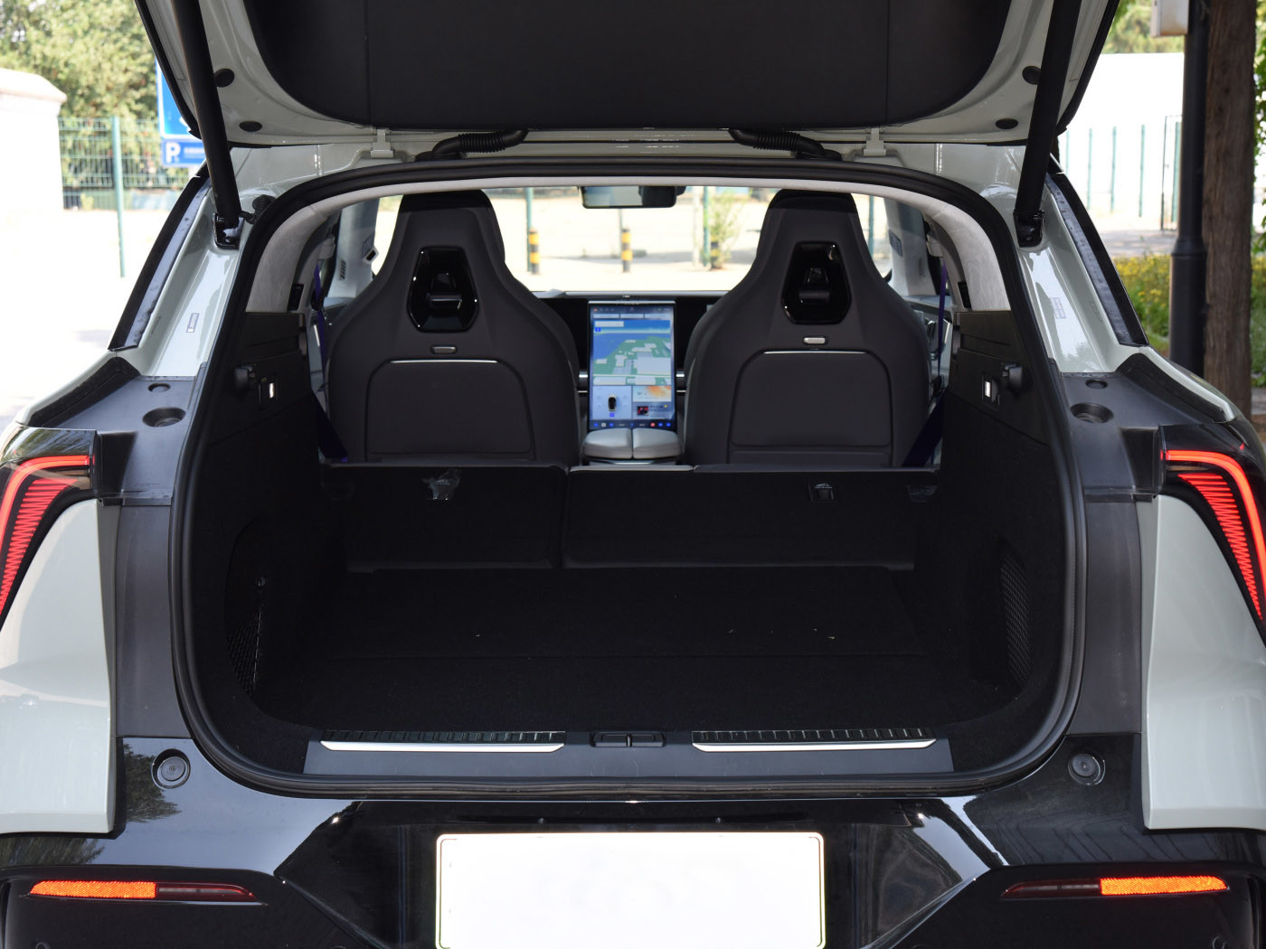HiPhi Y Chinese EV Cars Electric Luxury SUV With Wheelbase 2950mm