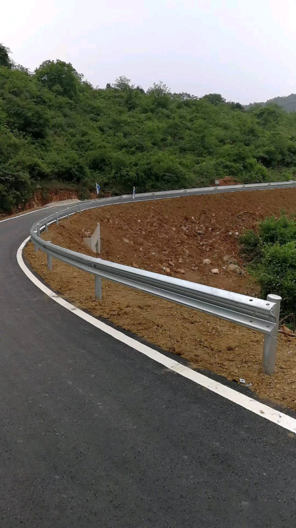 Outdoor Security Corrugated Curved Panel Guardrail with Galvanized Powder Coated Finish