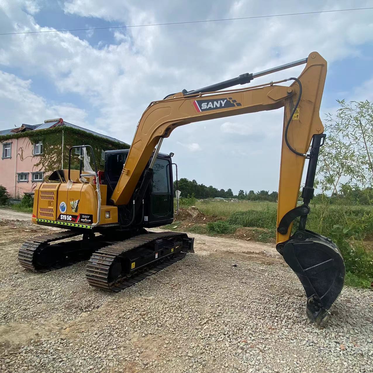 s Original Sany 95 Second-Hand Excavator with Good Condition and 0.39m3 Bucket Capacity