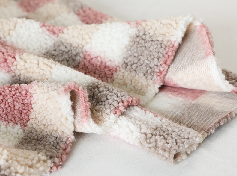 Customizable Sherpa Fleece Fabric For Blanket 300gsm Solid Polyester