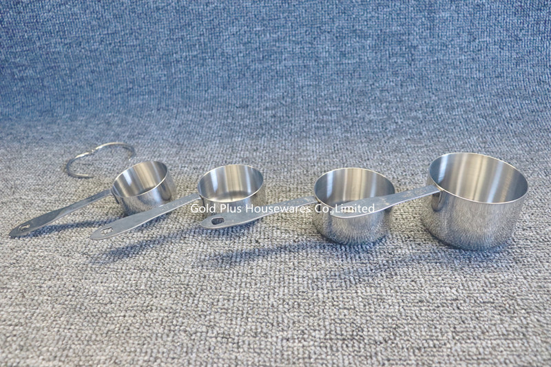 Measuring tools food grade approved 4 pieces metal measuring cups stackable silver stainless steel spoon set