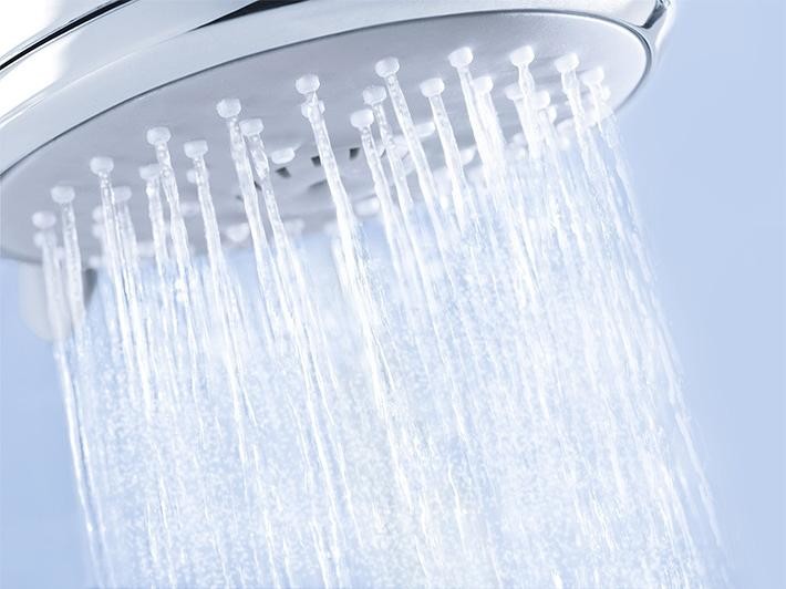 ABS TPR Shower Spray Head , 0.3MPA Chrome Plated Hanging Shower Head