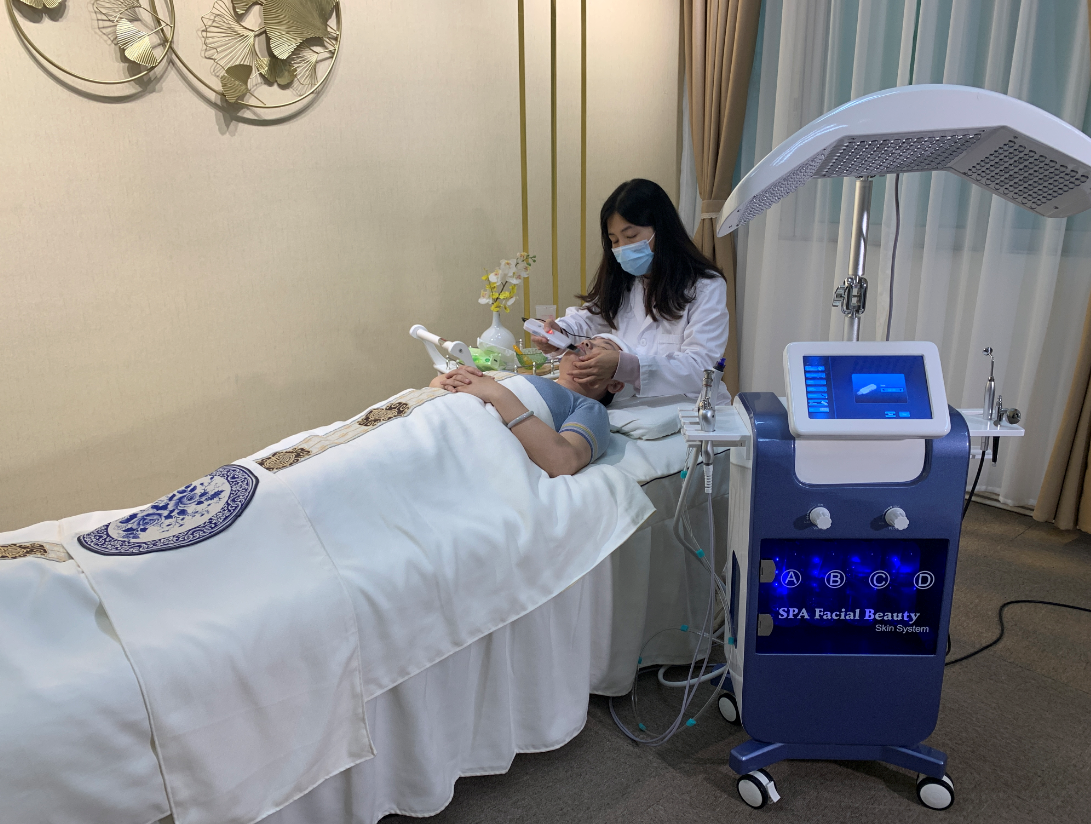 Hot Selling 8 Head Facial Beauty Machines Professional Portable Oxygen Facial Machine