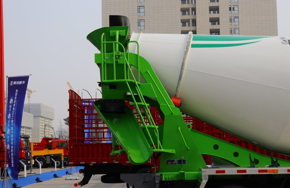 Concrete Mixers With Truck Shacman M3000 Model 12 Wheels 7.5 Cubic Tanker Single Sleeper