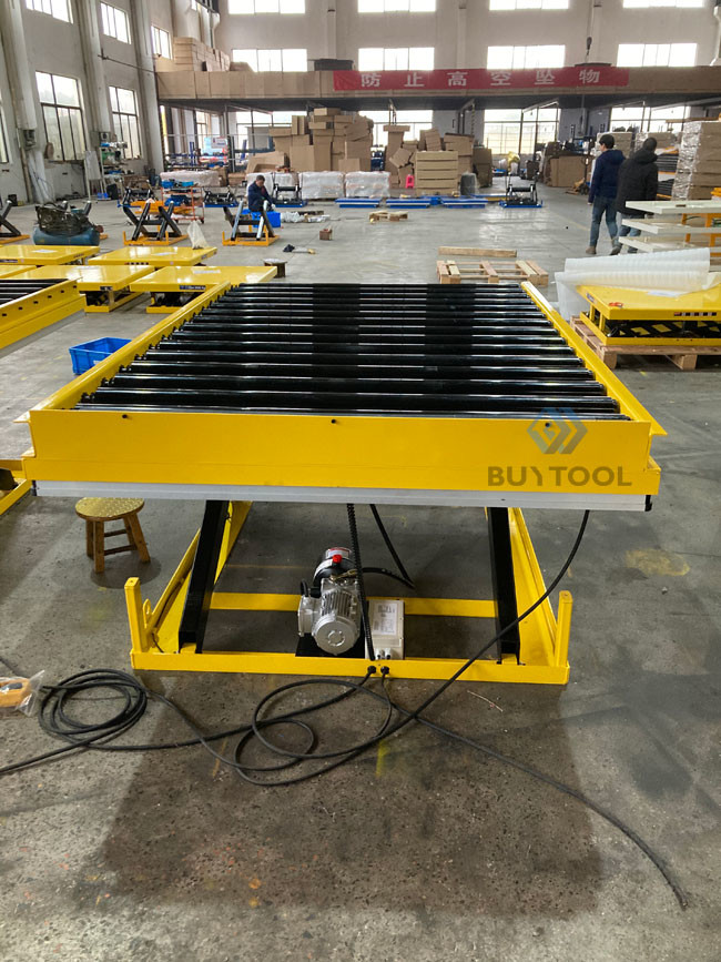 Hydraulic Powered Electric Roller Lift Table 2 Ton 1000kg 900mm Maximum Height