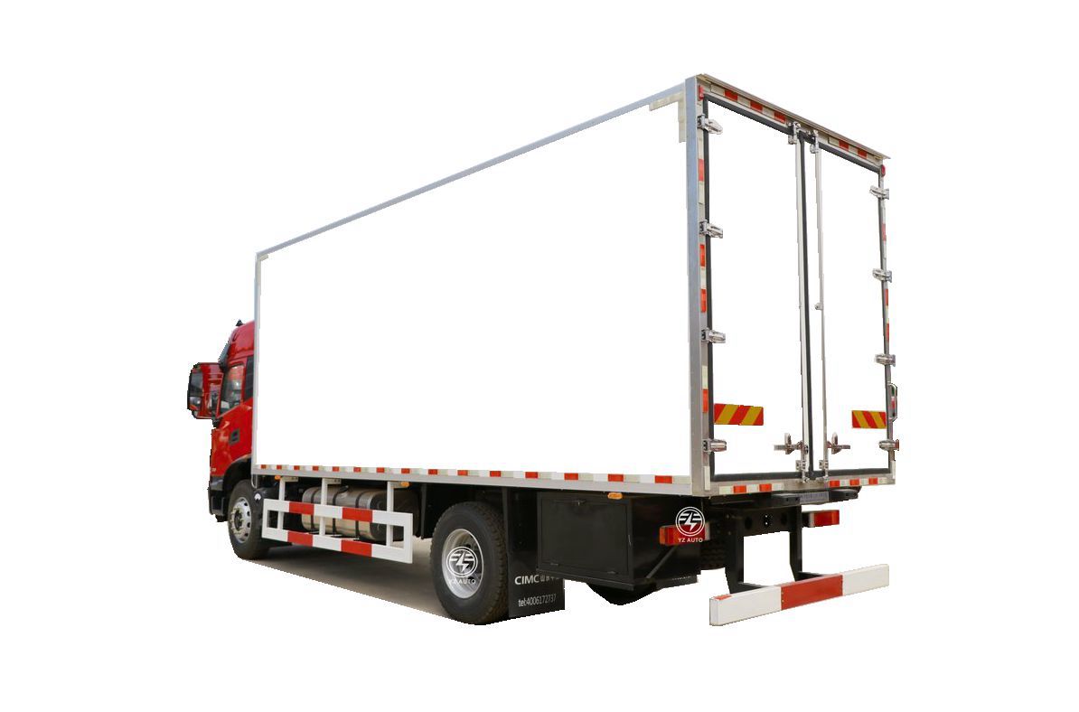 Light Goods Vehicle 4x2 Carry Truck with Box 180Kw Engine Power 6.2-8m Cargo Tank