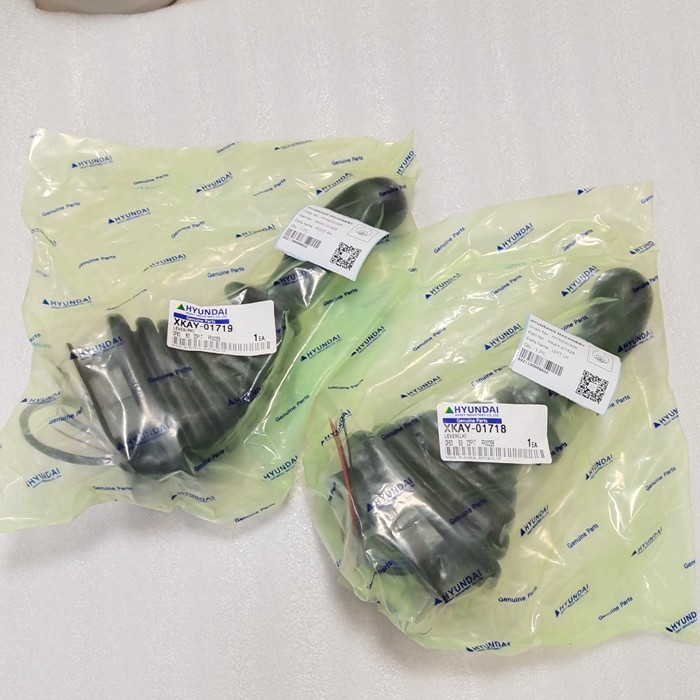 Excavator Parts Joystick XKAY-01428 LH XKAY-01429 RH Handle Assy For R250LC9 R290LC9