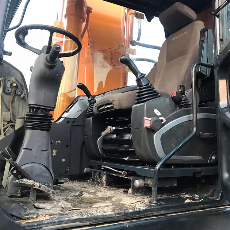 Used Hyundai 210W Wheel Excavator 21 Ton Robex 210 Excavadora R210W-9 in 2019 Year