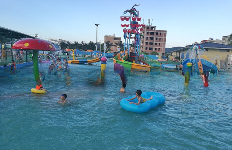 Fiberglass Kids Amusement Park Water Playground with Slides