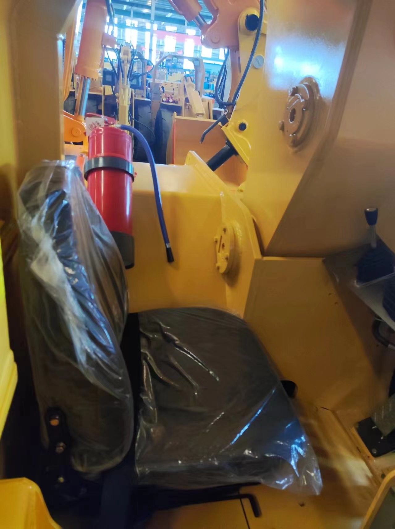 Hot Sale Underground Loader 2 M³ DEUTZ Engine DERUI Brand Supporting OEM Logo Design