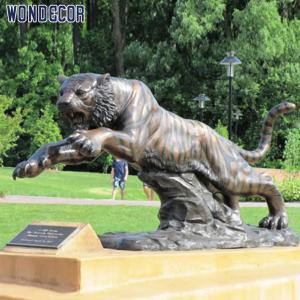 Quality Outdoor Bronze Statues Sculpture Bronze Tiger Figurine Life Size 135cm wholesale
