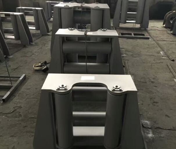 Panama Type JIS F2017-82 Ship Mooring Chocks For AC Boat Bulwark Mounting