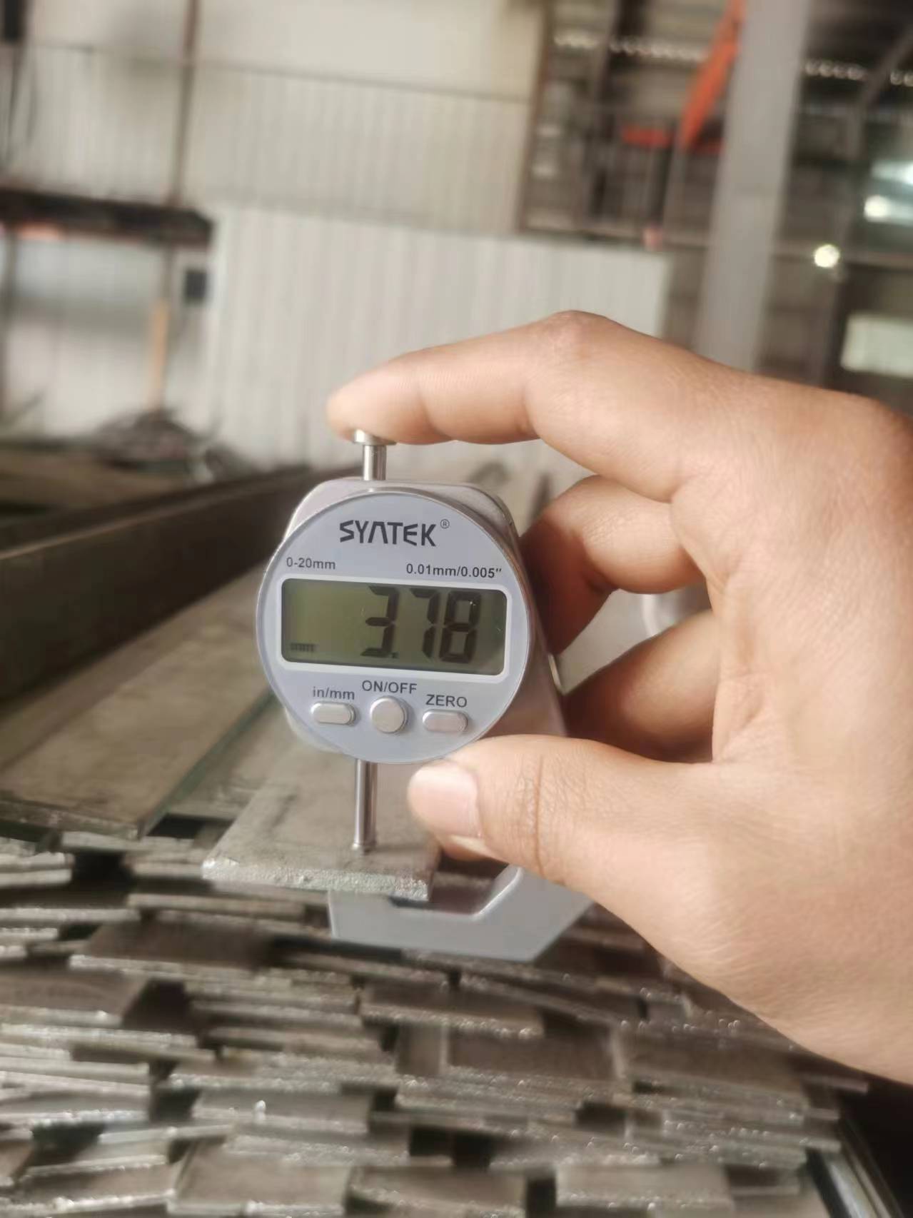 Hot Galvanized Hot Rolled Flat Steel with 6m Length and Hot Galvanization
