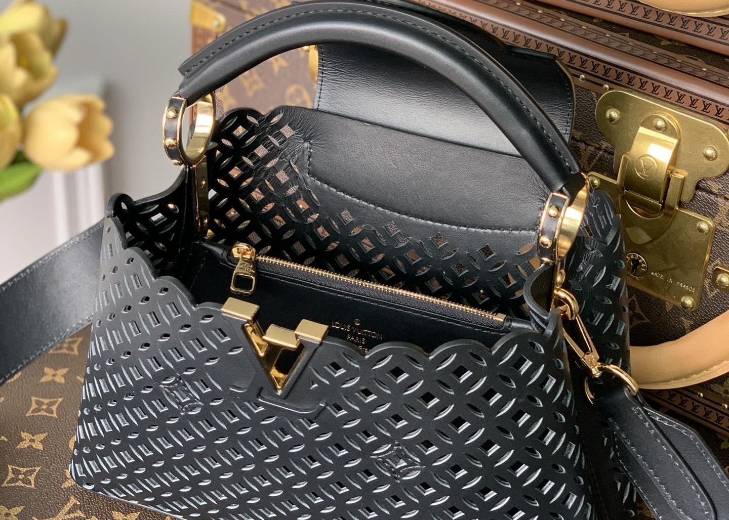 Hollow Out Womens Luxury Handbag , Snakeskin Off White Crossbody Bag