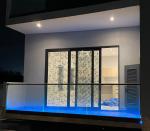 LED Light Glass Balustrade Aluminum Modern Railing Designs Frameless Tempered