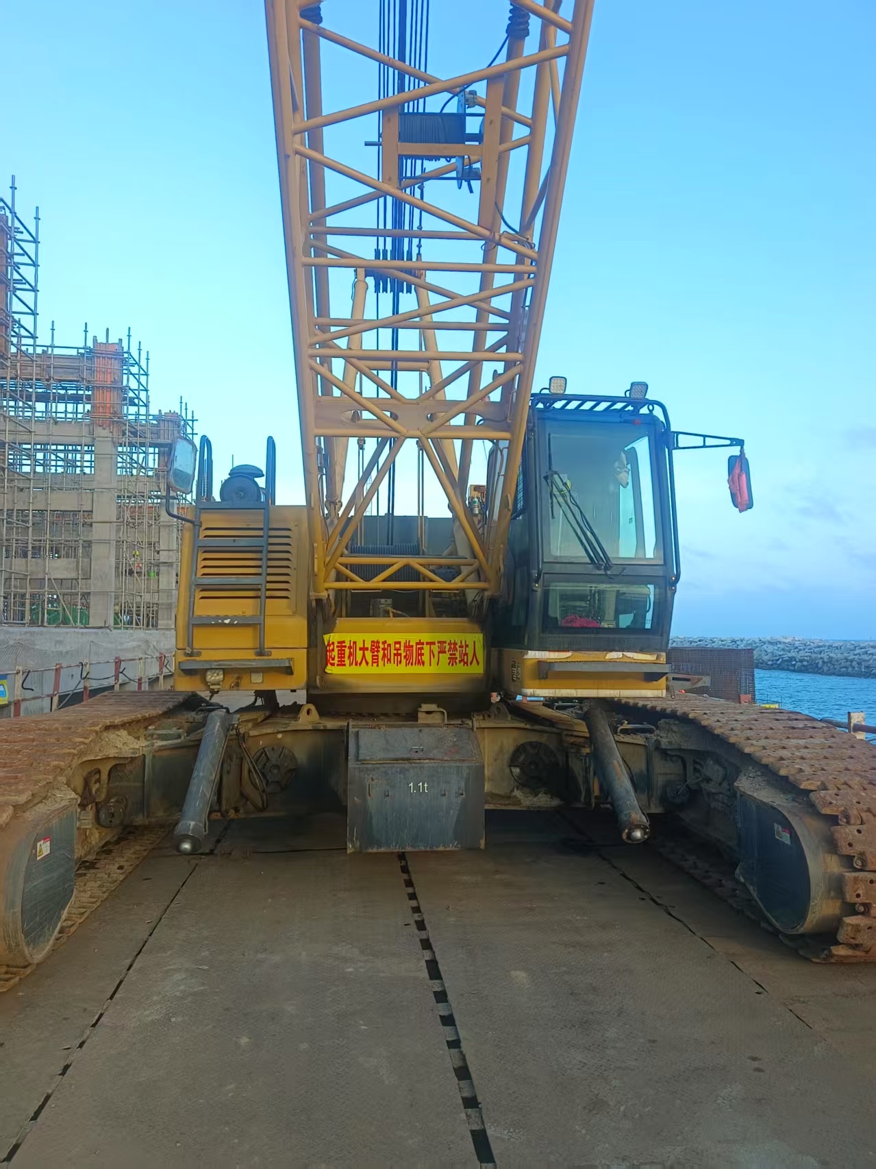 2020 XCMG crawler crane 100 tons high quality and low price