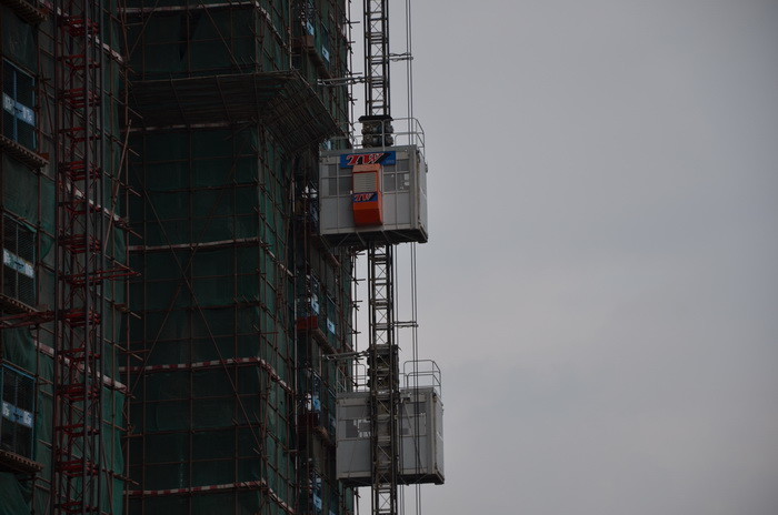 SC300/300 Construction Hoist Elevator , 3000kg/Cage Rack Pinion Hoist