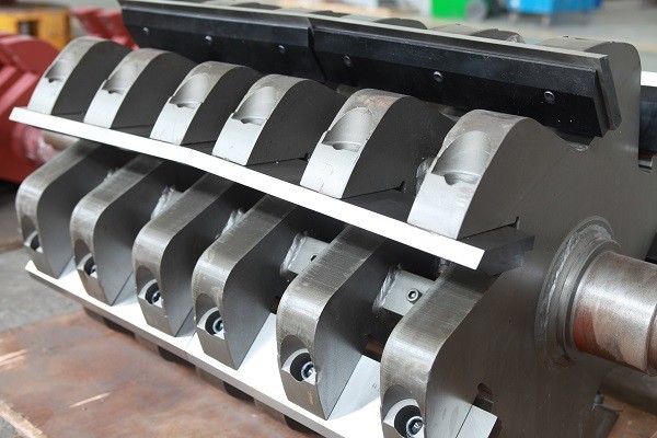 Jwell PVC HDPE PP PET Plastic Bottle Pipe Crushing Machine Crusher