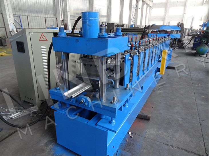 Wind-Resistant Chain Drive Rolling Shutter Door Roll Forming Machine With Hydraulic Cut