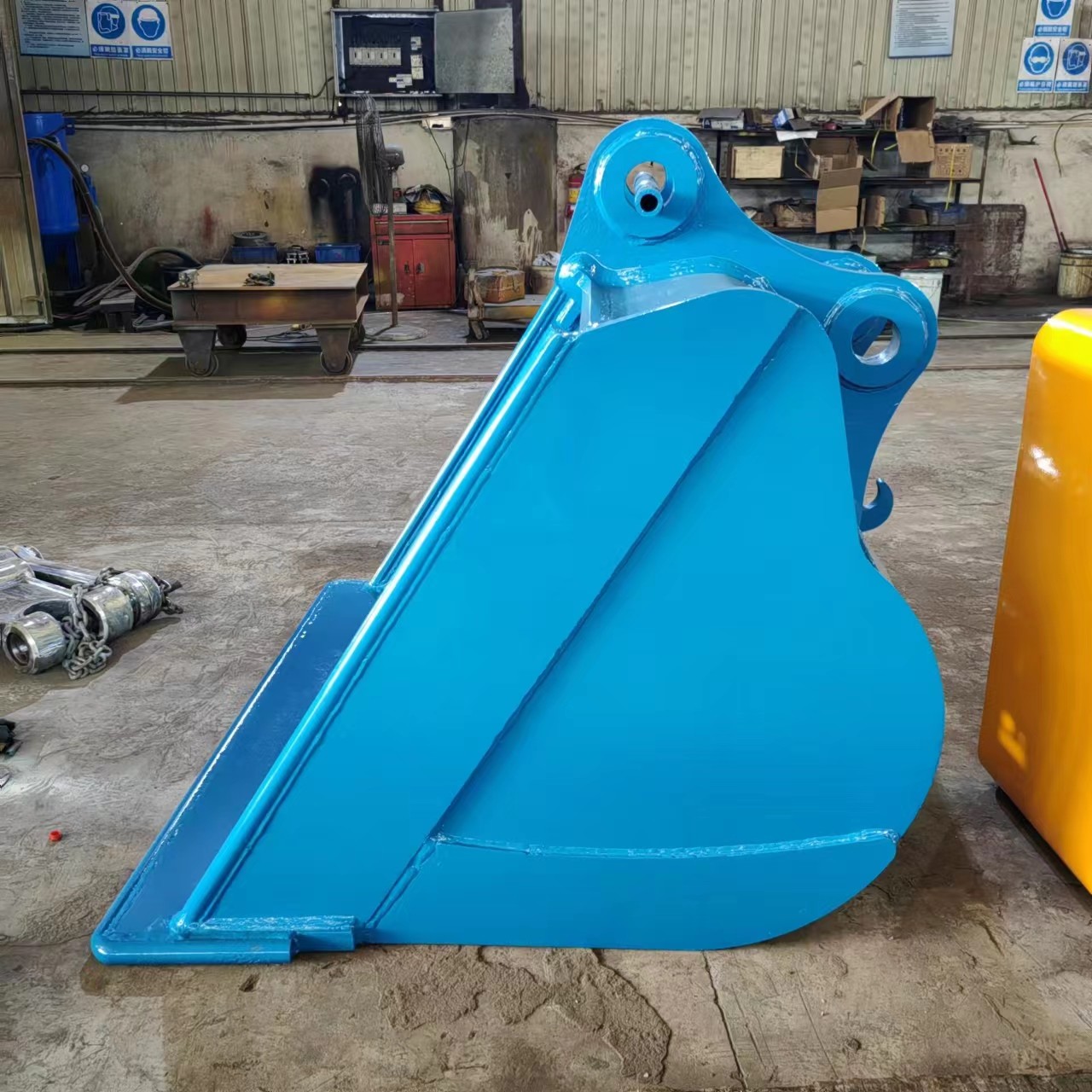 Blue Dumping Excavator Bucket For Hitachi ZAX330 25 Ton