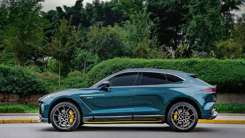 New Product for Aston Martin DBX Body Kit DBX Carbon Fiber Front Bumper Side Skirt Diffuser Spoiler