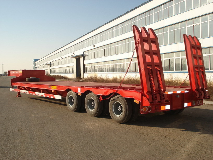 Fast delivery wide load trailer 80ton low bed semi trailer good price