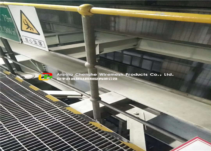 Welded Serrated Steel Bar Grating , Various Size Galvanized steel Grating