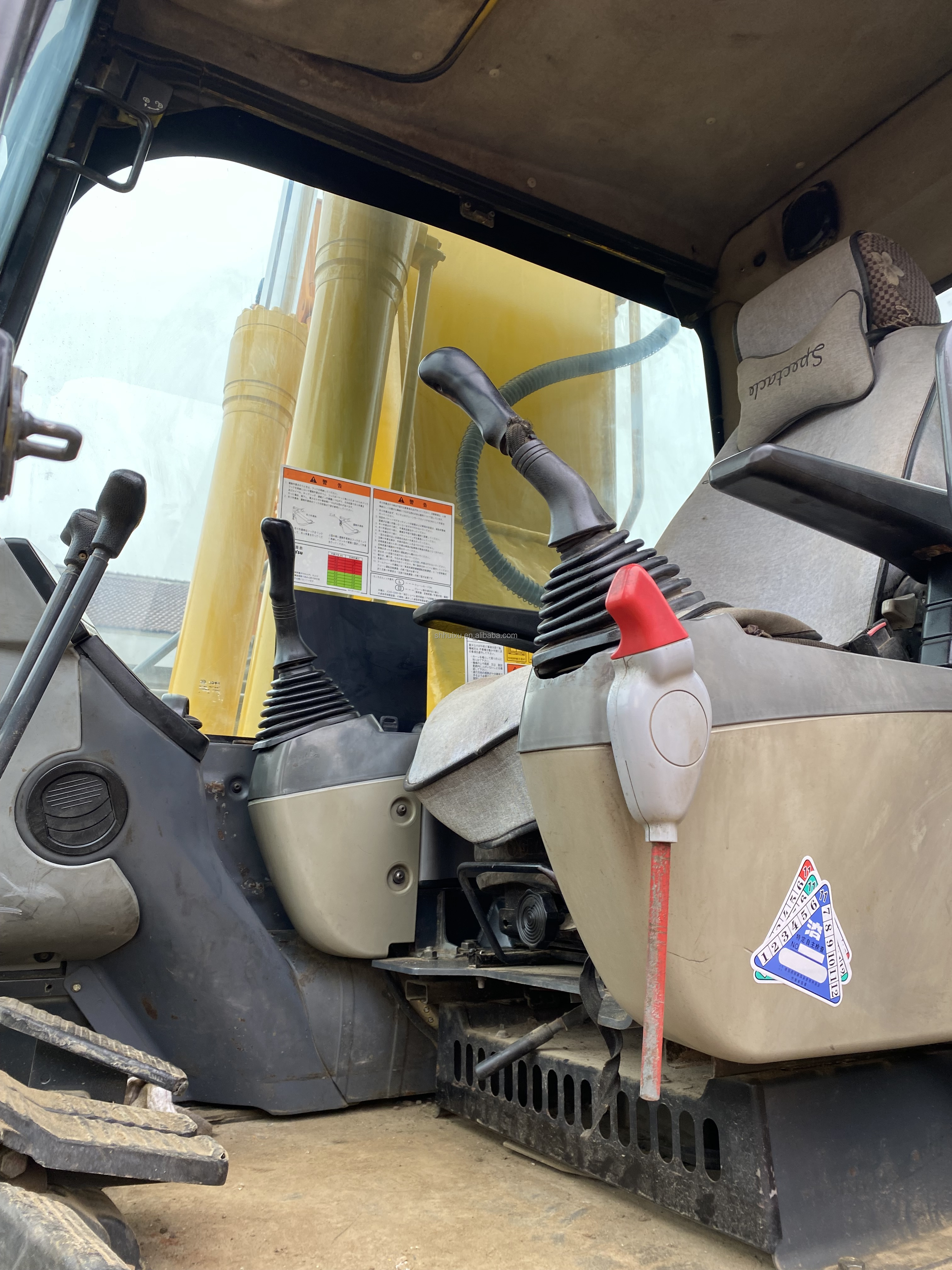 Komatsu Used komatsu PC 220-8 excavator Second hand hydraulic crawler digging machine for sale Komatsu Excavator
