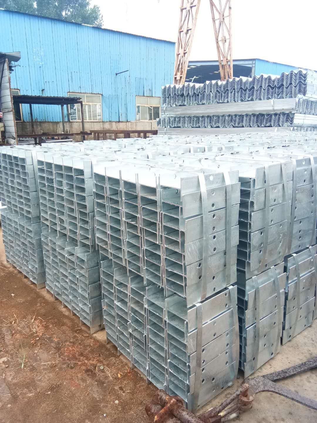 Hot Dipped Galvanized Steel Highway Guardrail H Spacer with ISO9001 2000 Certification