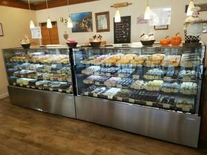 Quality Triple Glazed Anti-Fog Front Glass Bakery Case Fridge With Ventilated Cooling wholesale