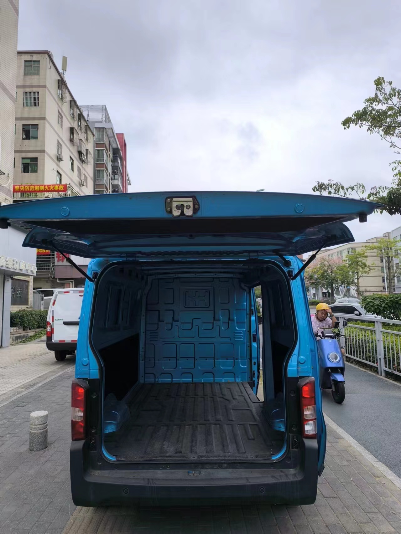 Electric Minivan Feidie Cars Q2V 2seats Electric Van Used Truck 290 km Energy Vehicle