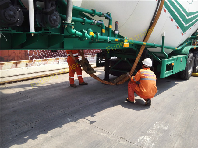 50 Cm Dry Bulk Carriers Bulk Cement Tanker Trailer , Cement Tank Trailer