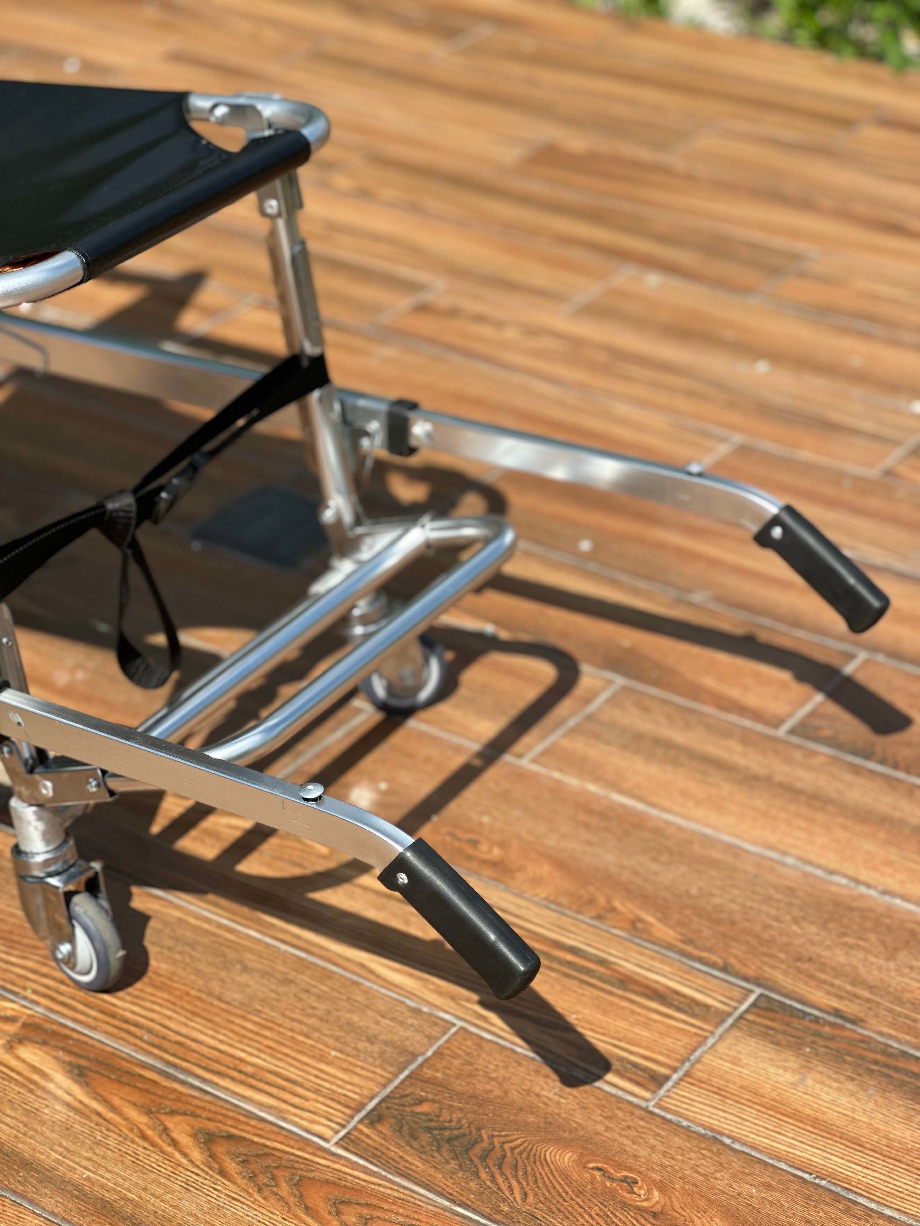 Foldable Thickened Aluminium Alloy Stair Stretcher With PVC Fabric 4 Wheels And 6 Handles