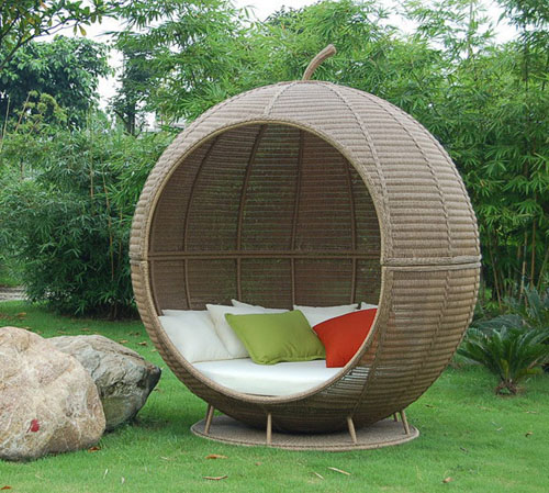Powder Coated Outdoor Furniture Apple Style Rattan Weaving Sofa for Backyard Relaxation