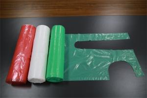 Quality Colorful Disposable PE Aprons On Roll Packing , Plastic Cooking Aprons Light Weight wholesale