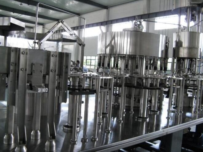 High Speed Automatic Bottle Filling Machine Drinking Water Producing