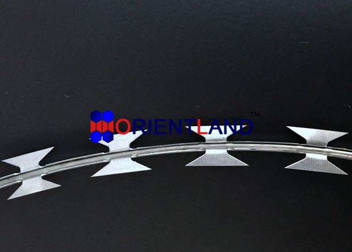 Hot Dipped Galvanized Concertina Wire BTO-22 Barbed Tape Razor Wire Coil BTC 54loops